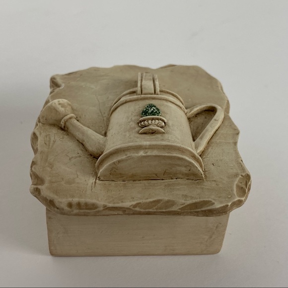 Trinket Box Gardening theme Hen Feathers watering can beige container floral - Picture 4 of 11